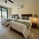 Botanics By Endemico Los Laureles